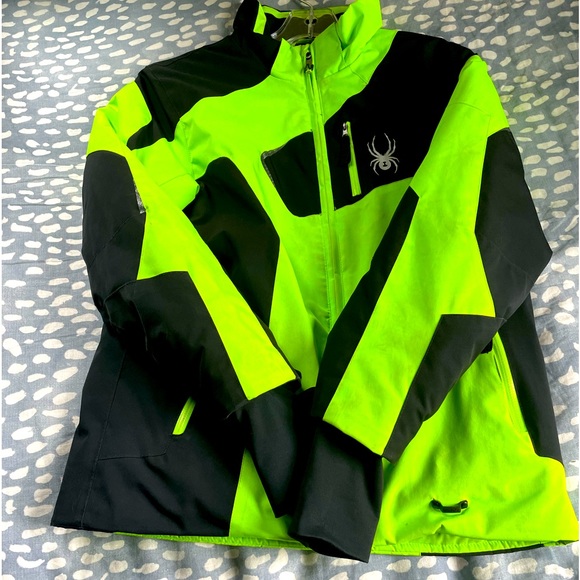 Spyder black & neon green ski jacket.  Great condition no holes, smoke free home - Picture 1 of 4